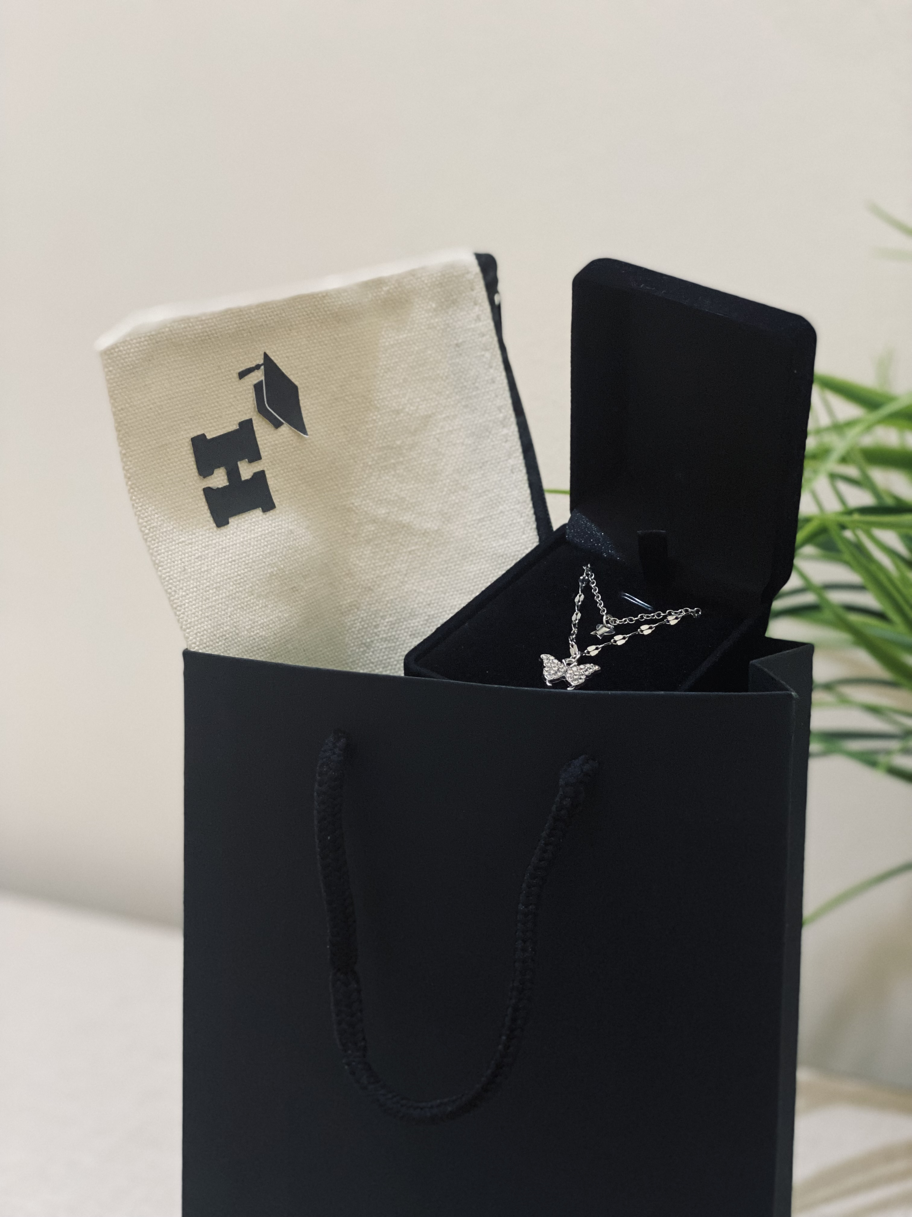 سلسال مع محفظه 